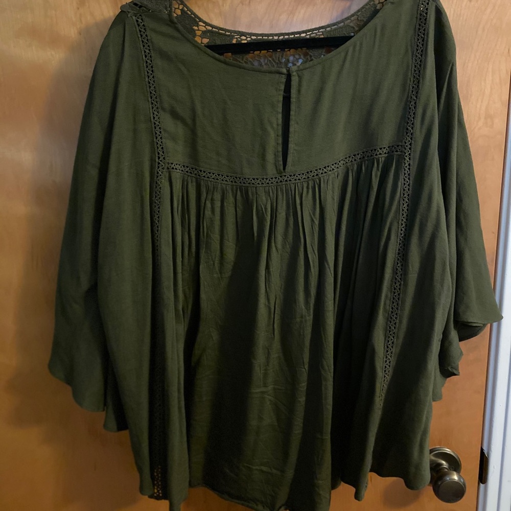 Cape-like top - Picture 2 of 3